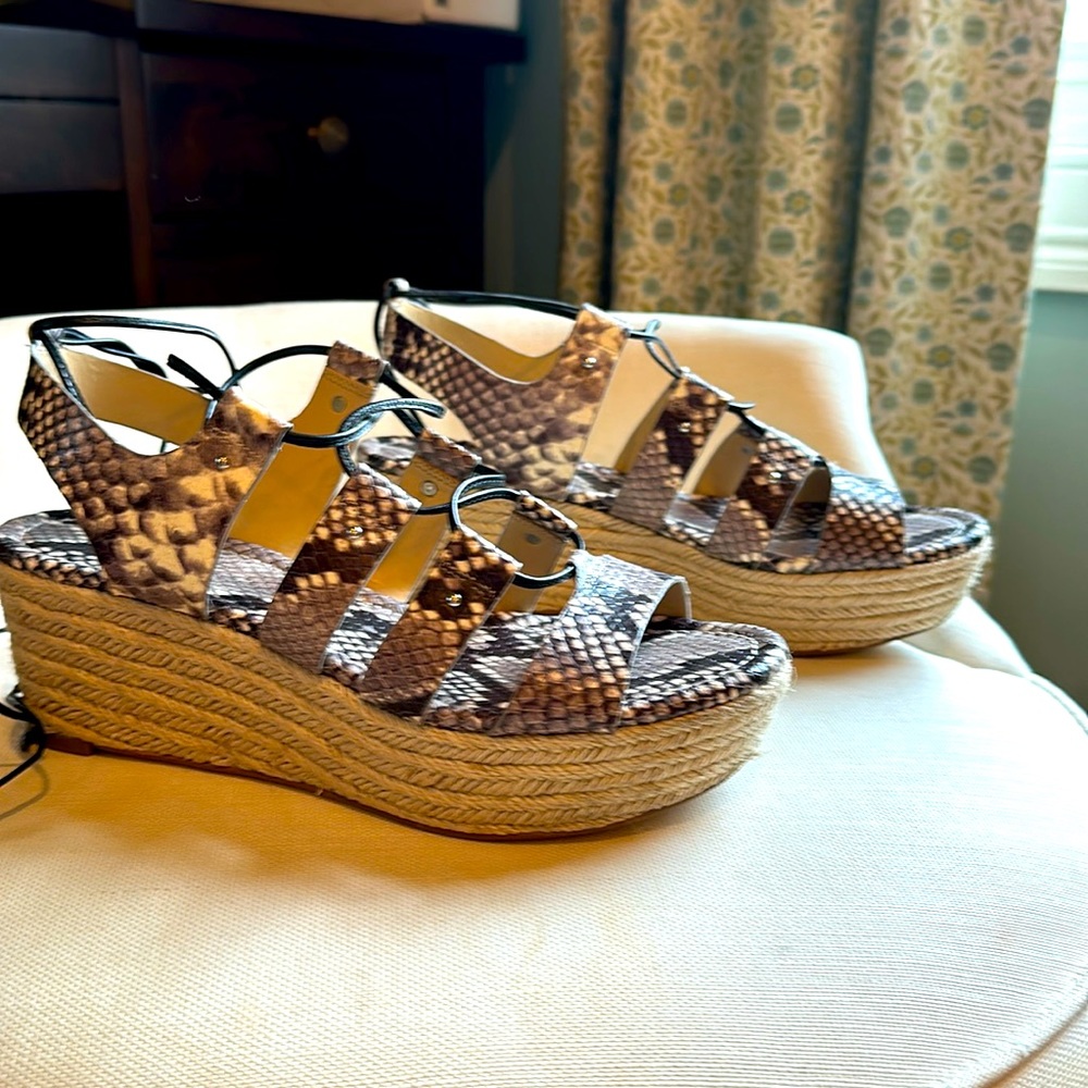 Michael Michael Kors Sofia mid wedge 7.5 m 38 m nat/ blk
